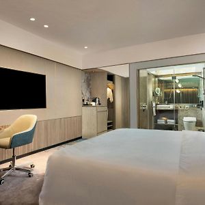 Grand Deluxe King Room City View